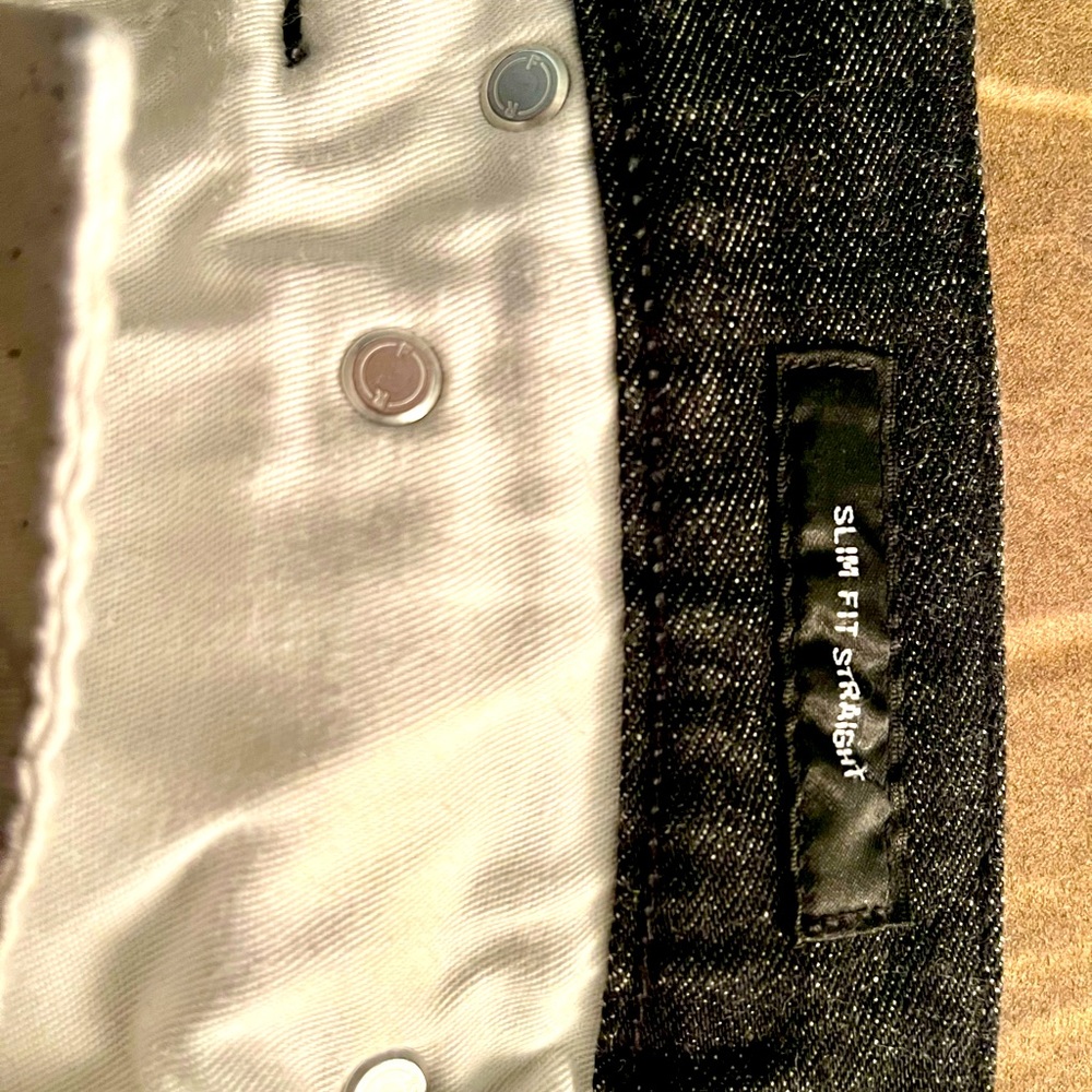 Uniqlo slim fit straight black dark wash 31 x 32
